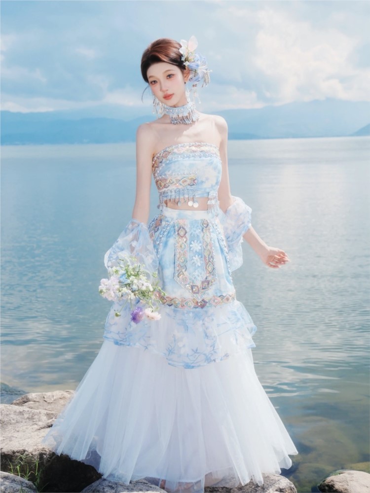 Ethnic Fashion Shoot - 에스닉 스타일의 여성 정장 패션쇼 공연